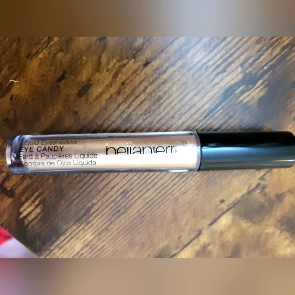 Liquid eyeshadow